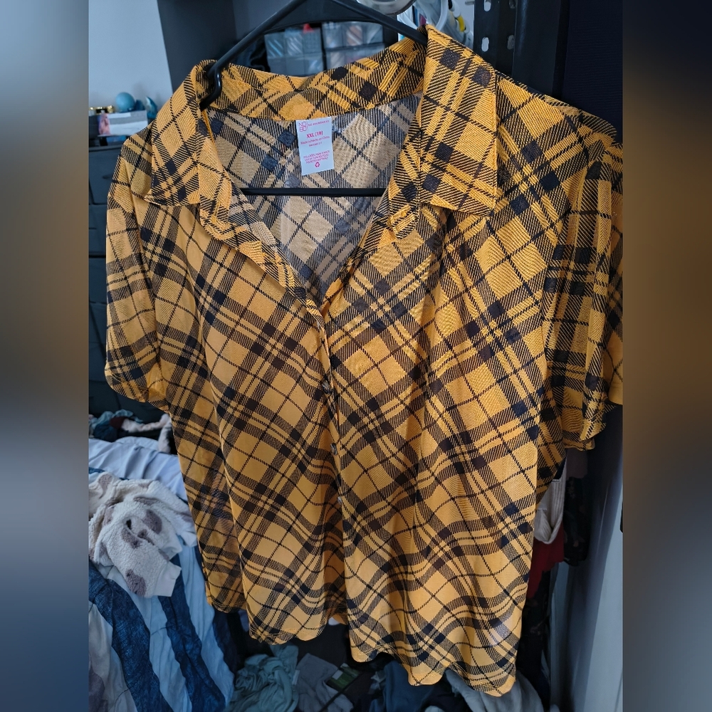 Yellow Plaid Short-Sleeve Cropped Button-Up Top